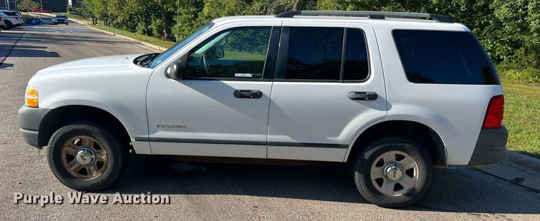 image for item NA9209 2004 Ford Explorer SUV