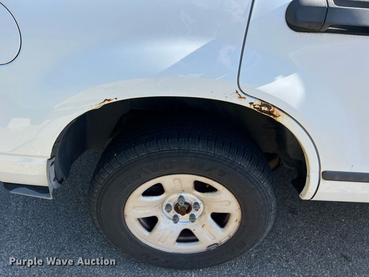 image for item NA9209 2004 Ford Explorer SUV