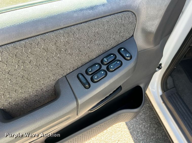 image for item NA9209 2004 Ford Explorer SUV