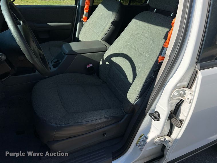 image for item NA9209 2004 Ford Explorer SUV