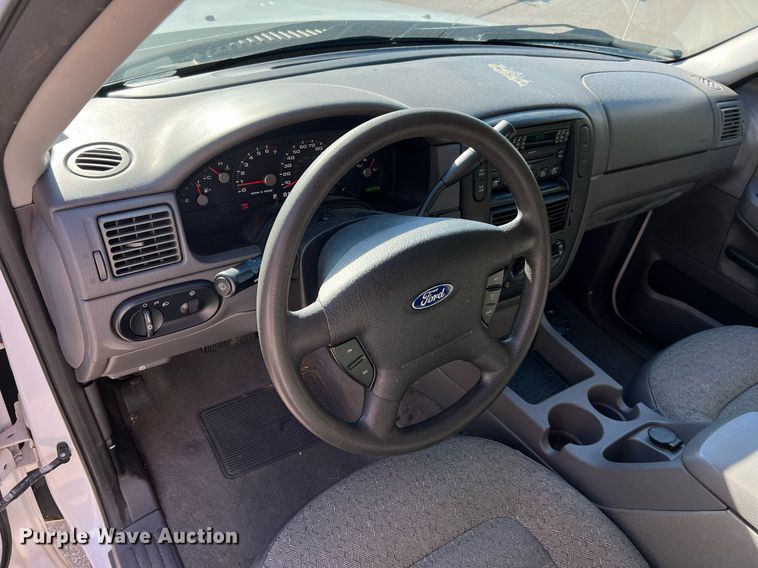 image for item NA9209 2004 Ford Explorer SUV