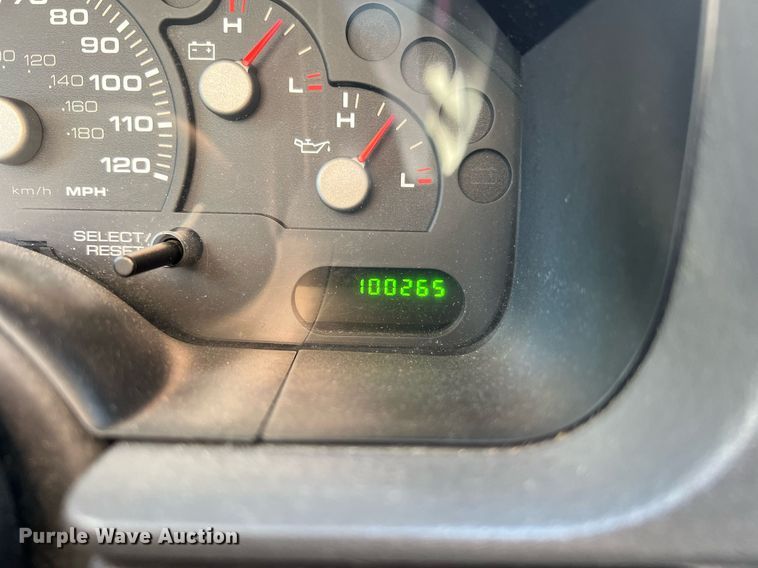 image for item NA9209 2004 Ford Explorer SUV