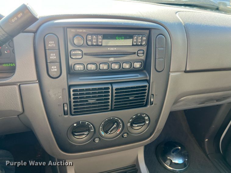 image for item NA9209 2004 Ford Explorer SUV