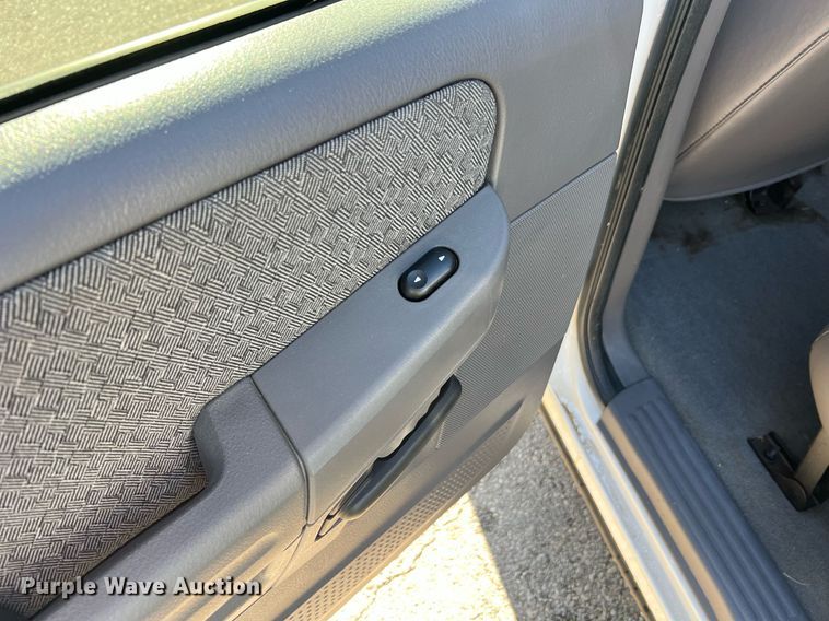 image for item NA9209 2004 Ford Explorer SUV