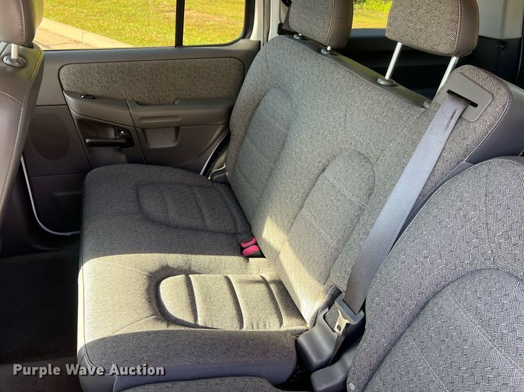 image for item NA9209 2004 Ford Explorer SUV