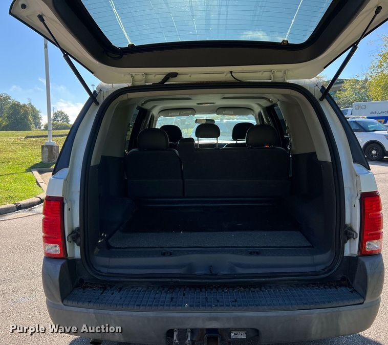 image for item NA9209 2004 Ford Explorer SUV