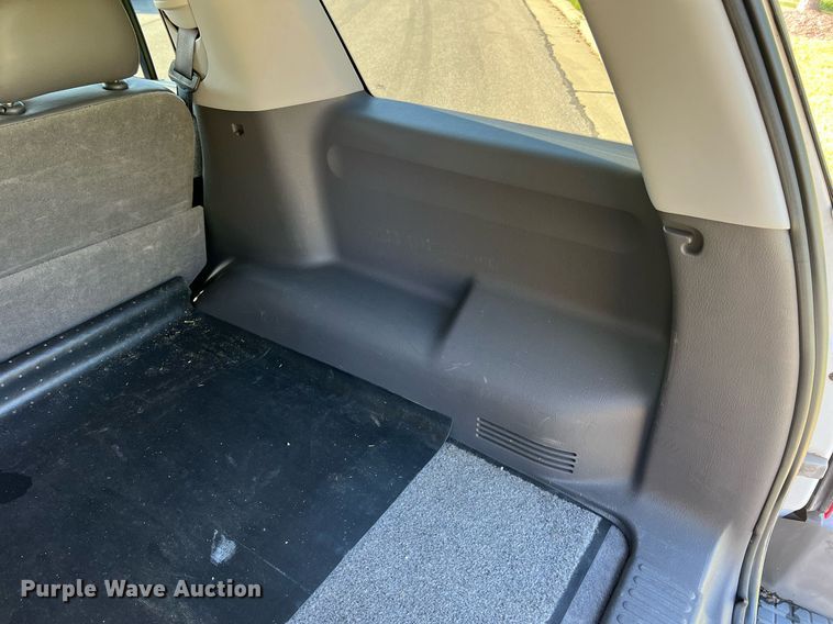 image for item NA9209 2004 Ford Explorer SUV