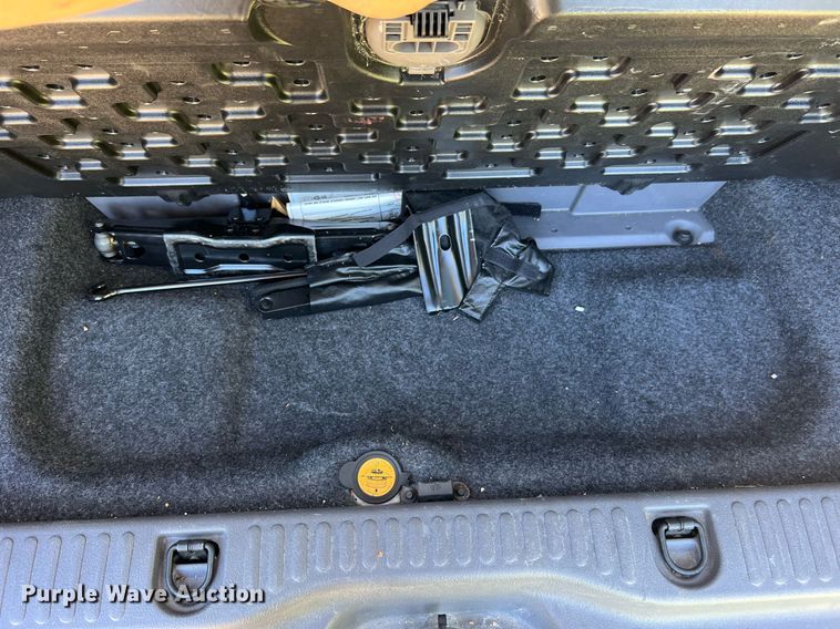 image for item NA9209 2004 Ford Explorer SUV