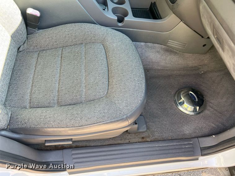 image for item NA9209 2004 Ford Explorer SUV