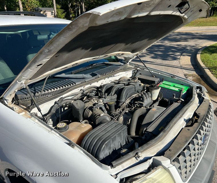 image for item NA9209 2004 Ford Explorer SUV