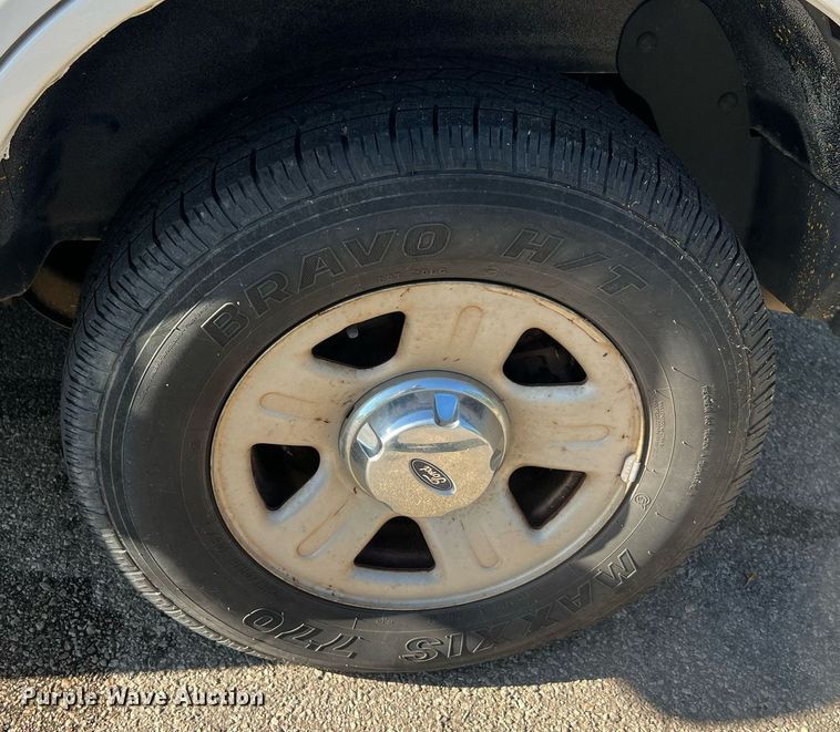 image for item NA9209 2004 Ford Explorer SUV