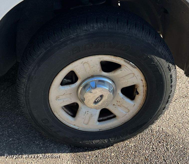 image for item NA9209 2004 Ford Explorer SUV