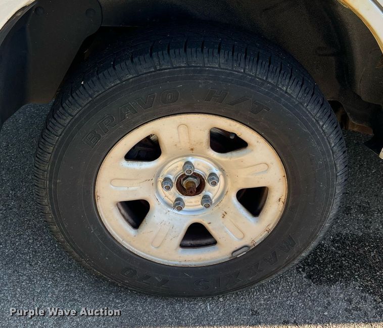 image for item NA9209 2004 Ford Explorer SUV