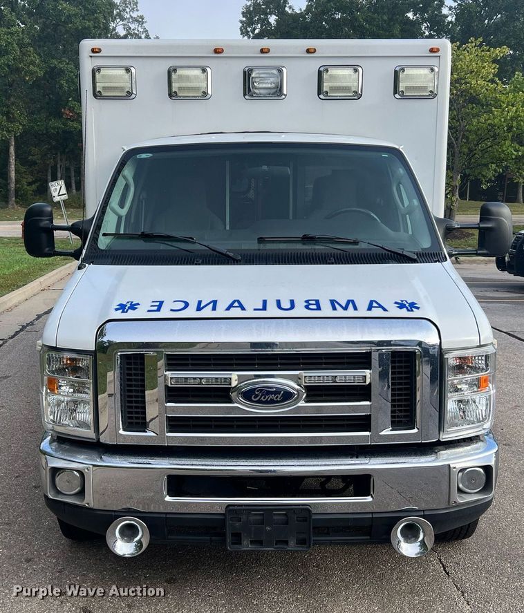 image for item NA9212 2010 Ford E450 ambulance