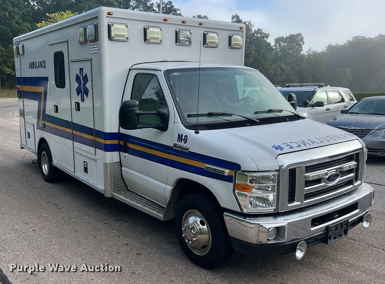 image for item NA9212 2010 Ford E450 ambulance
