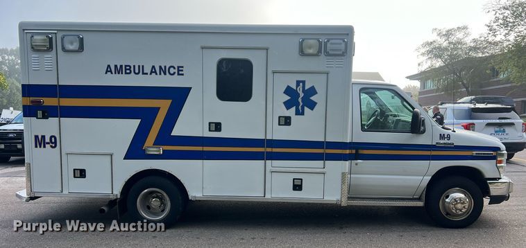 image for item NA9212 2010 Ford E450 ambulance