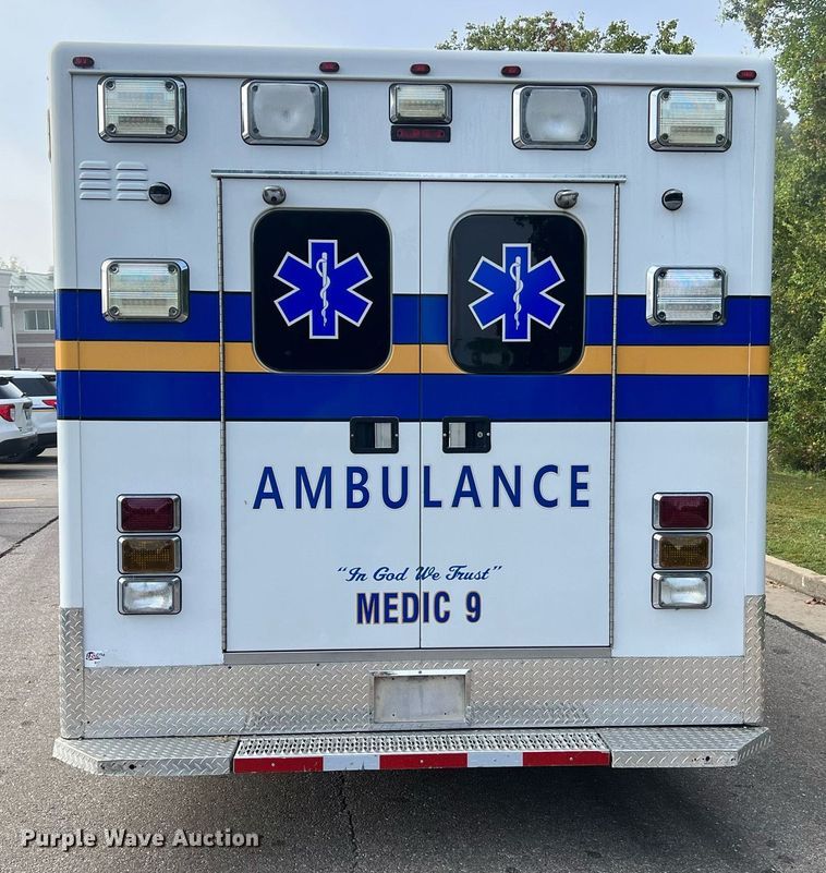 image for item NA9212 2010 Ford E450 ambulance