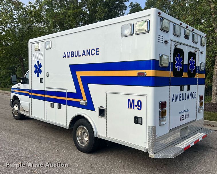 image for item NA9212 2010 Ford E450 ambulance