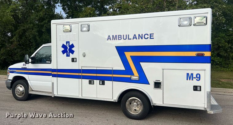 image for item NA9212 2010 Ford E450 ambulance