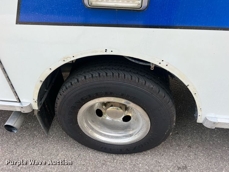 image for item NA9212 2010 Ford E450 ambulance