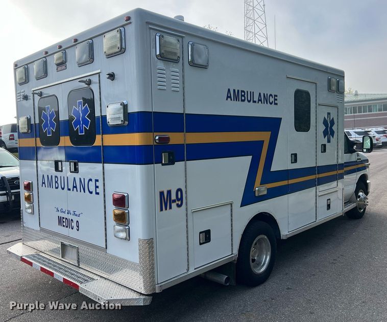 image for item NA9212 2010 Ford E450 ambulance