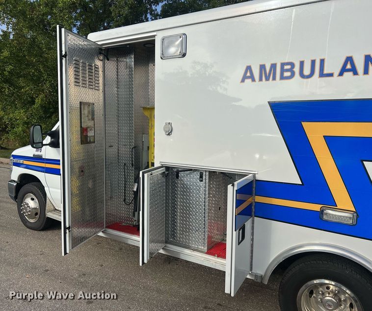 image for item NA9212 2010 Ford E450 ambulance