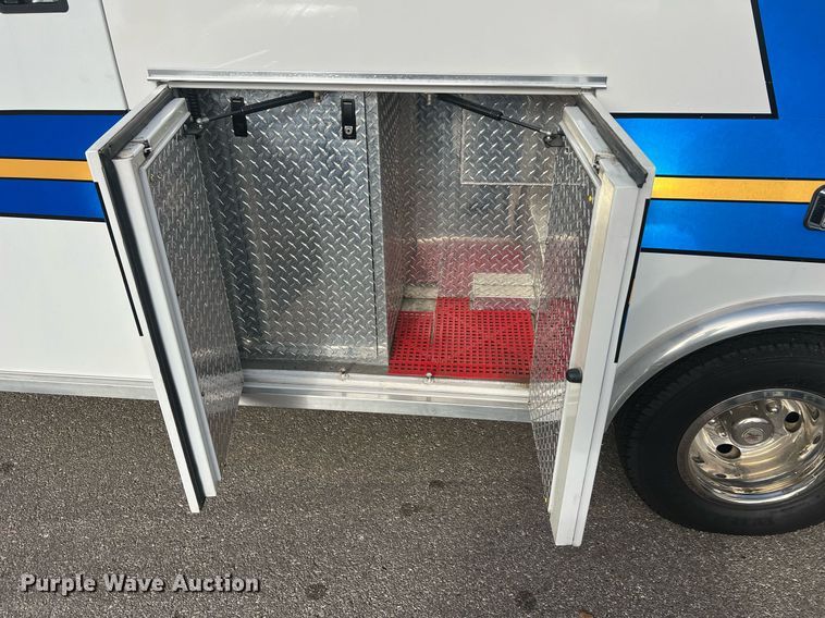 image for item NA9212 2010 Ford E450 ambulance