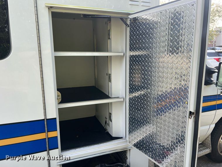 image for item NA9212 2010 Ford E450 ambulance