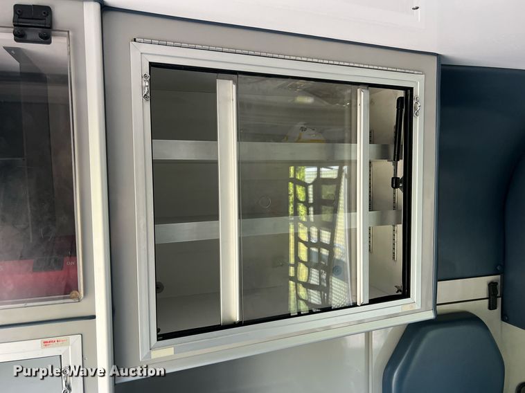 image for item NA9212 2010 Ford E450 ambulance