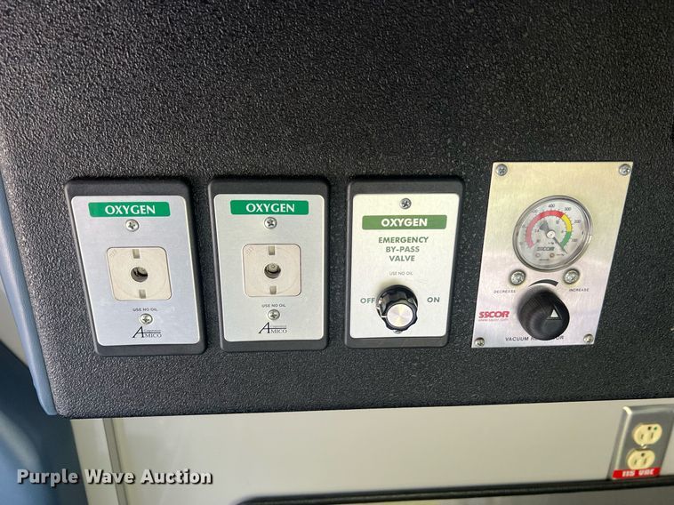 image for item NA9212 2010 Ford E450 ambulance