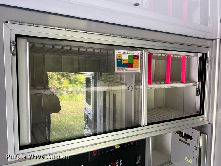 image for item NA9212 2010 Ford E450 ambulance