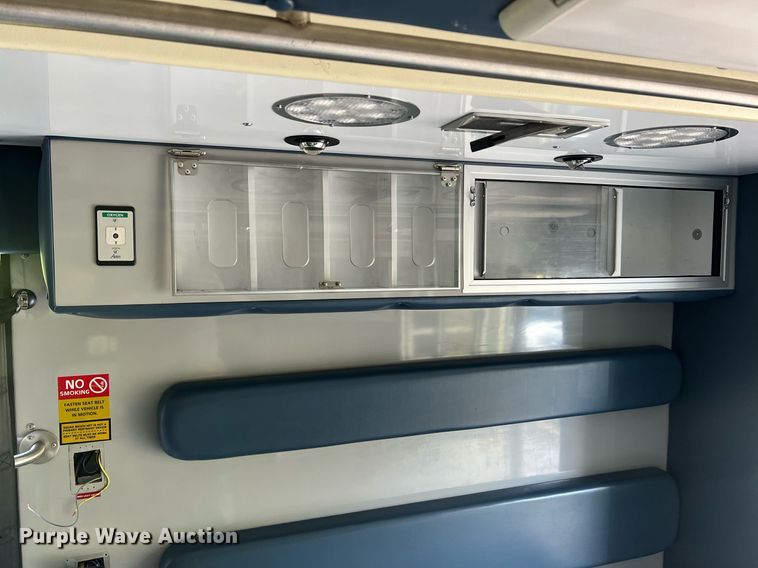 image for item NA9212 2010 Ford E450 ambulance