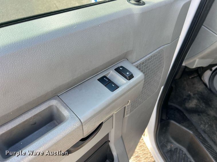 image for item NA9212 2010 Ford E450 ambulance