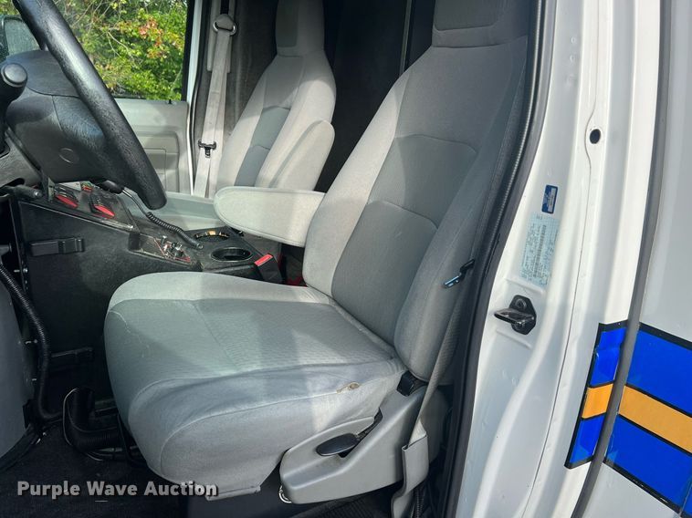 image for item NA9212 2010 Ford E450 ambulance