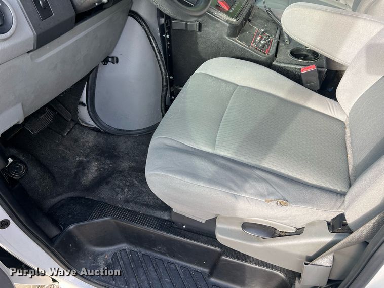 image for item NA9212 2010 Ford E450 ambulance