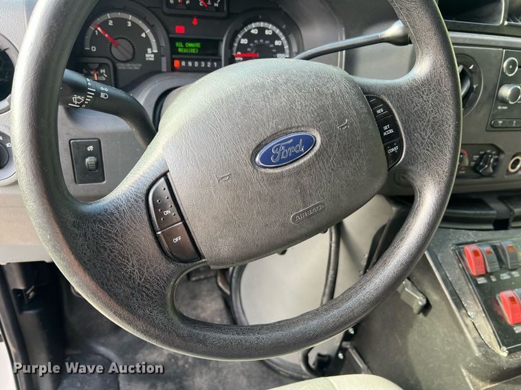 image for item NA9212 2010 Ford E450 ambulance