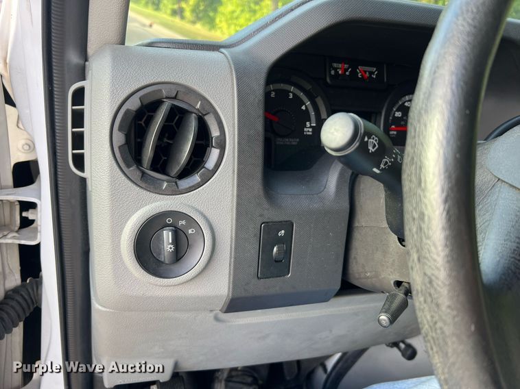 image for item NA9212 2010 Ford E450 ambulance