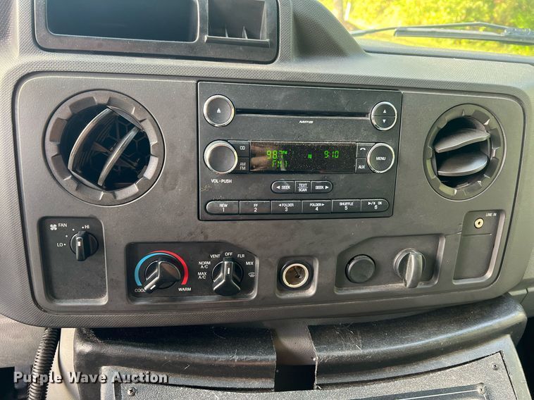 image for item NA9212 2010 Ford E450 ambulance