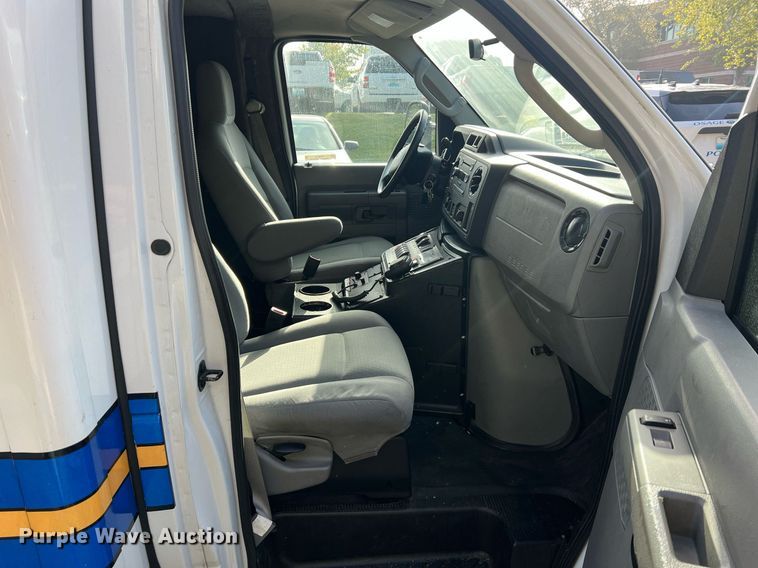 image for item NA9212 2010 Ford E450 ambulance