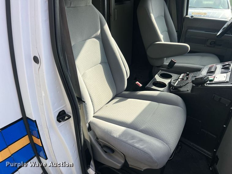 image for item NA9212 2010 Ford E450 ambulance