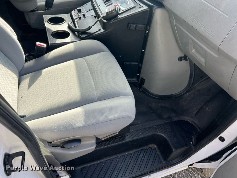 image for item NA9212 2010 Ford E450 ambulance