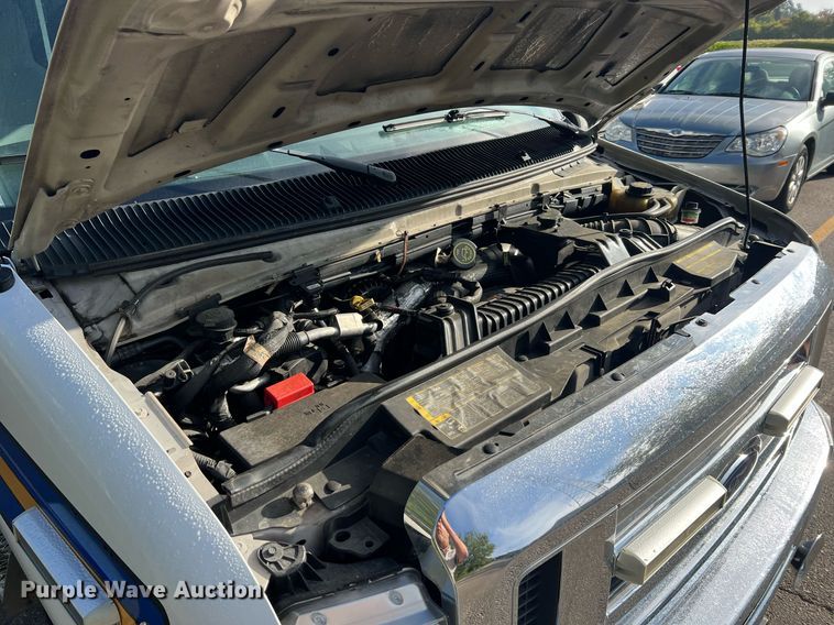 image for item NA9212 2010 Ford E450 ambulance