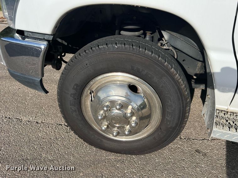 image for item NA9212 2010 Ford E450 ambulance