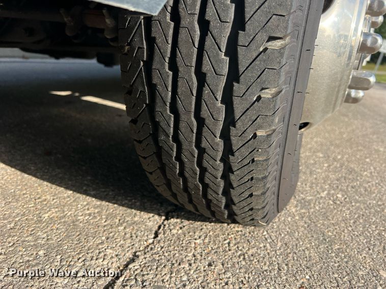 image for item NA9212 2010 Ford E450 ambulance