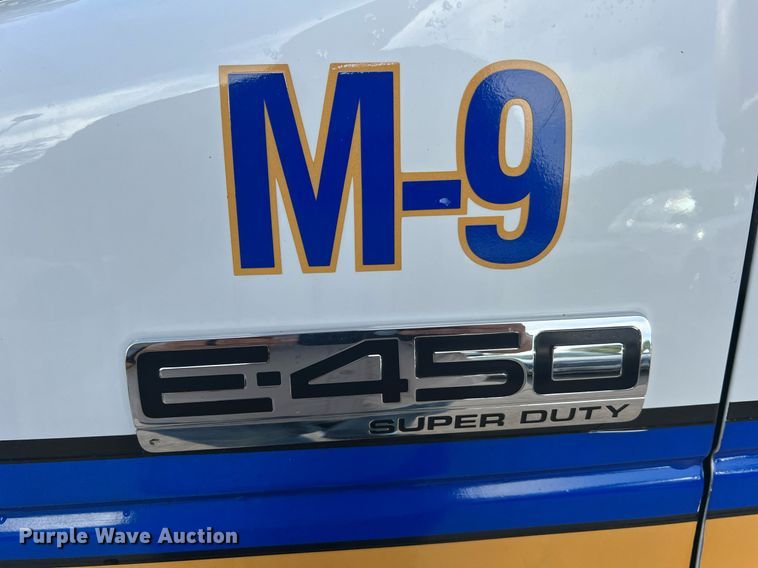 image for item NA9212 2010 Ford E450 ambulance