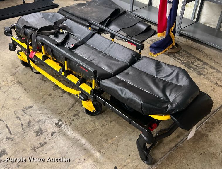 image for item NA9212 2010 Ford E450 ambulance