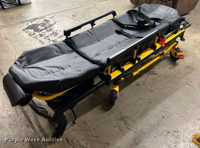 image for item NA9212 2010 Ford E450 ambulance