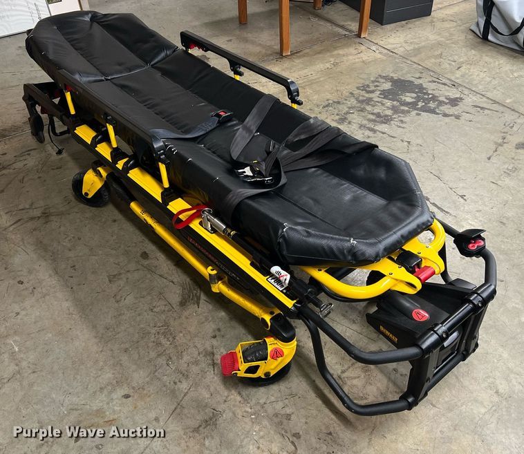 image for item NA9212 2010 Ford E450 ambulance