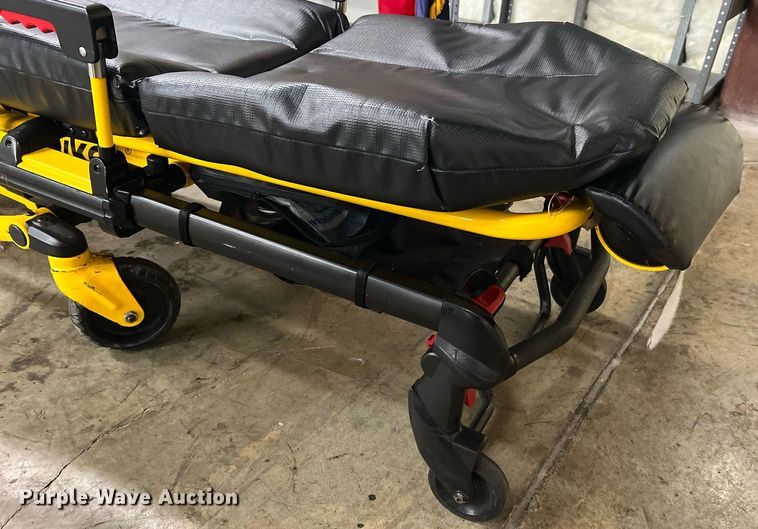 image for item NA9212 2010 Ford E450 ambulance