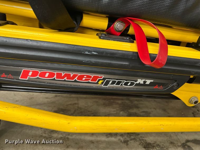 image for item NA9212 2010 Ford E450 ambulance